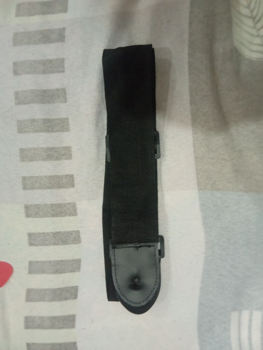 Akustik Gitara sotiladi +4 sovg'a