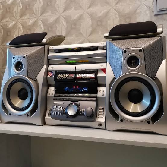 Japan Sony MHC GRX8 hamma joyi ishlaydi ovozi juda sifatli bassga zo‘r