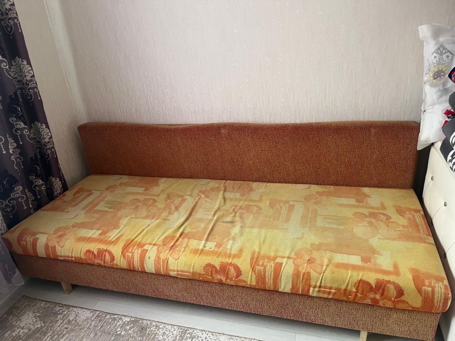 Срочно продам диван