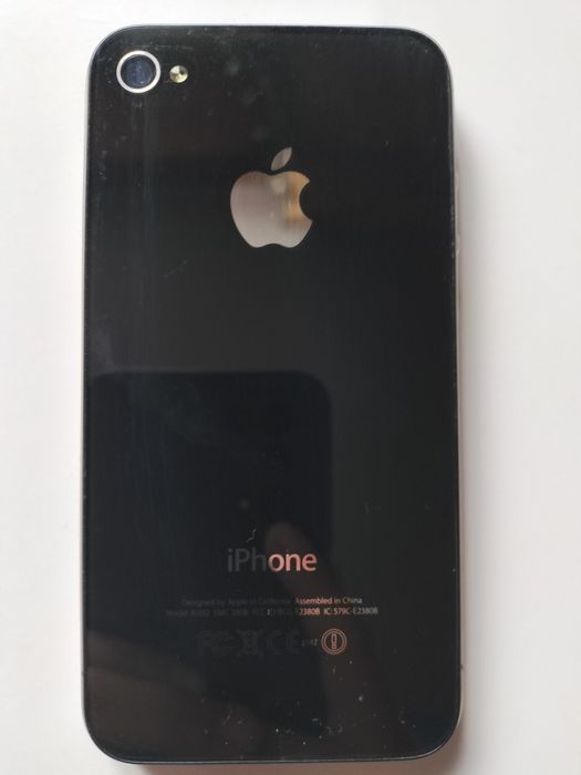 iPhone 4S 16GB ,telefon de colecție