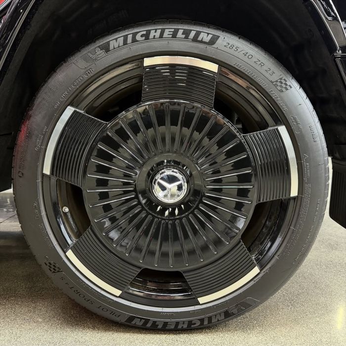Michelin 23 285/40