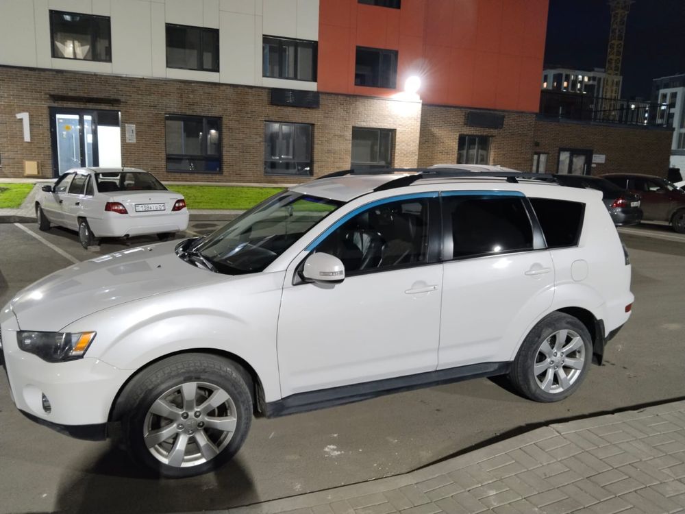 Продам Mitsubishi Outlander 2011