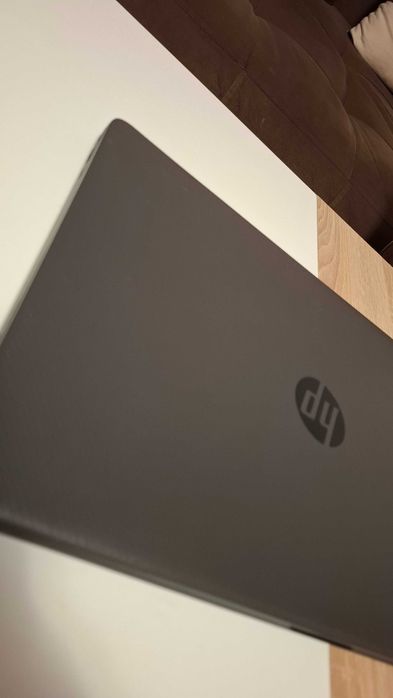 Laptop HP  i7-1255U • 32GB RAM • 512GB SSD • GeForce MX550 2GB  ca nou
