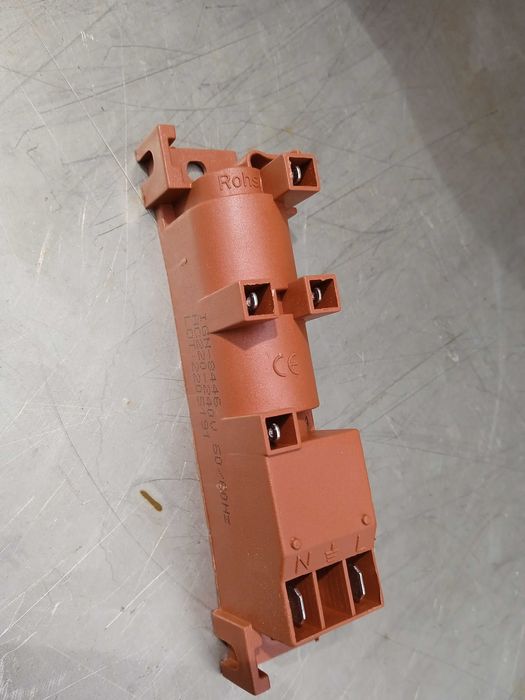 автоподжиг газа  до 4 можно горелок подключить в  газовой плите