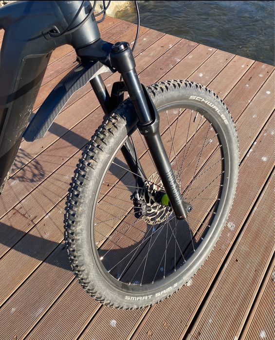 Bicicletă electrică cube