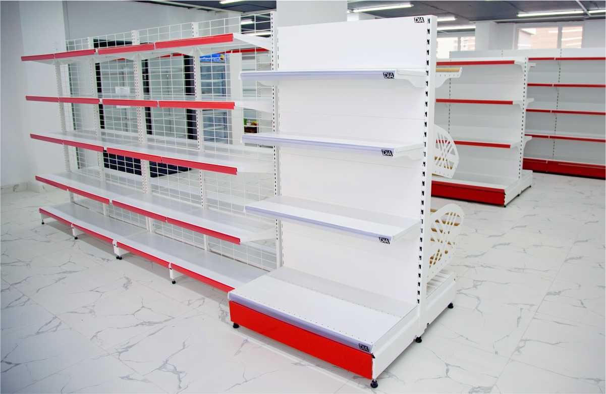 Торговое оборудование в ассортименте, стеллажи, витрины