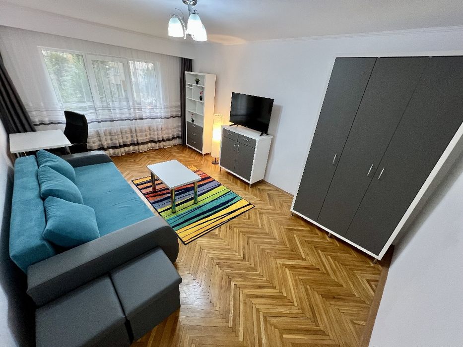 De închiriat: Apartament cu 2 camere in Brădet, etajul 1, cu loc de pa