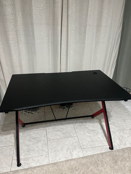 Геймърско бюро, 120 на 74