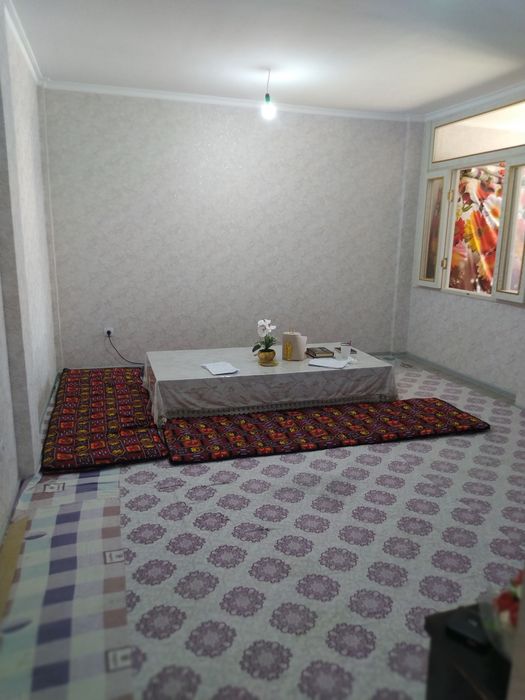 Uy sotiladi  yangi bozorni yonida