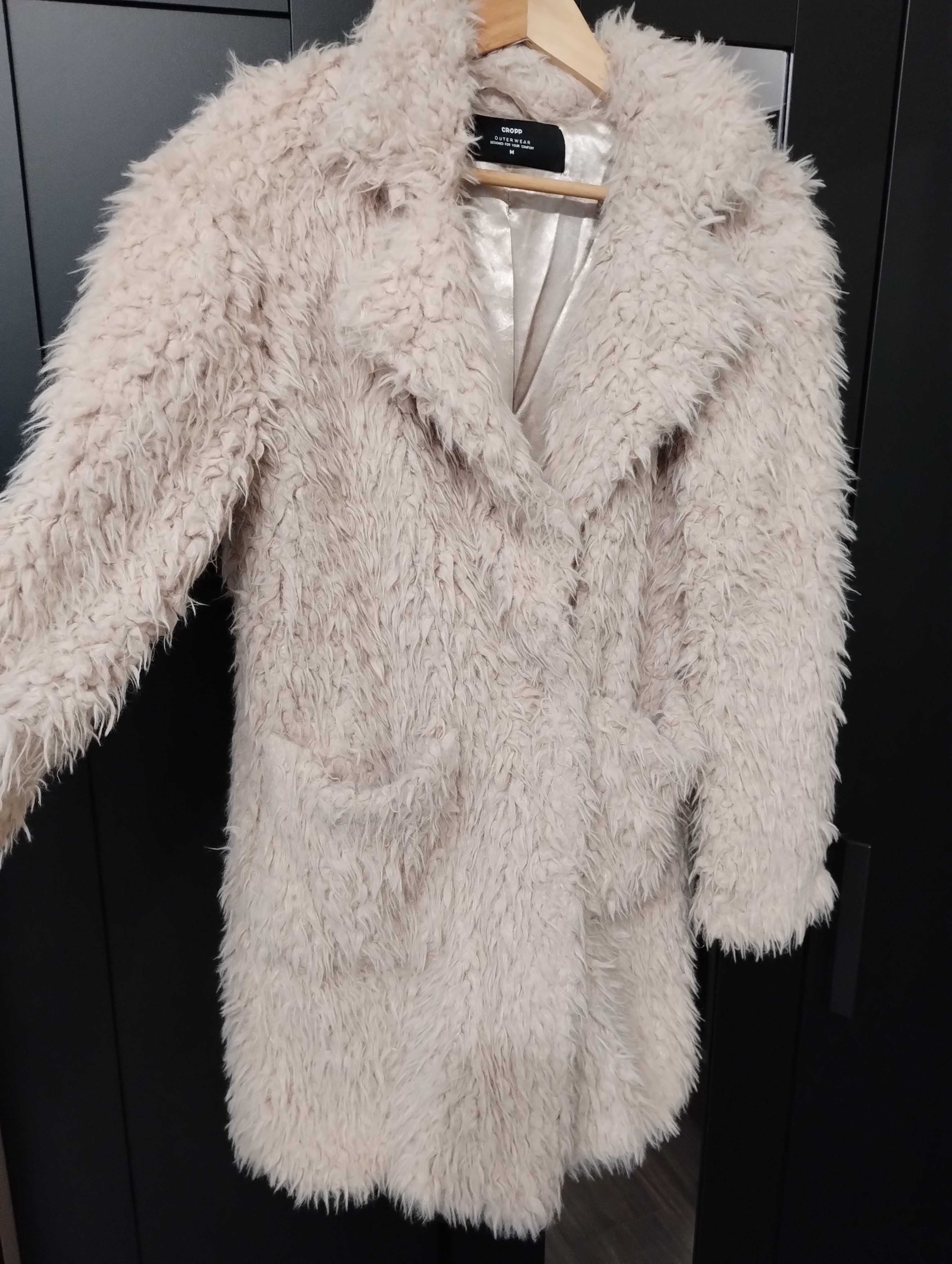 Palton blana artificiala