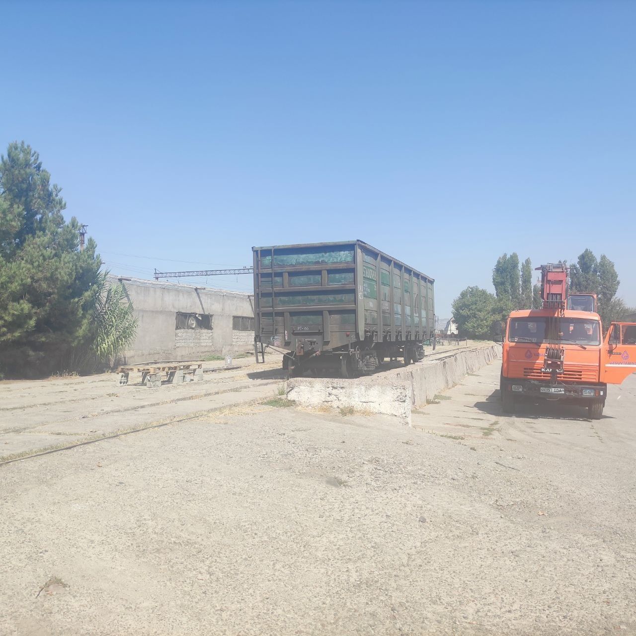 Продаётся база в Дурмене, первая линия, в доль дороги