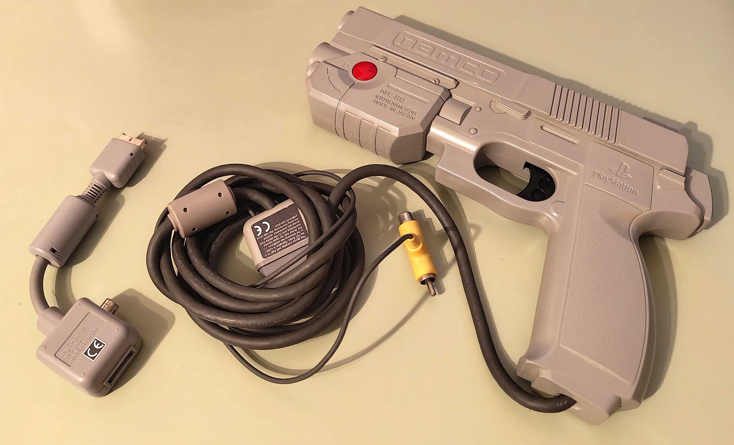 Pistol Namco NPC-103 cu adaptor video si jocuri Point Blank 1 si 2