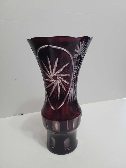 Vaza cristal rubin perioada comunista