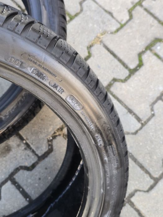235 40 19 Dunlop 4бр.
