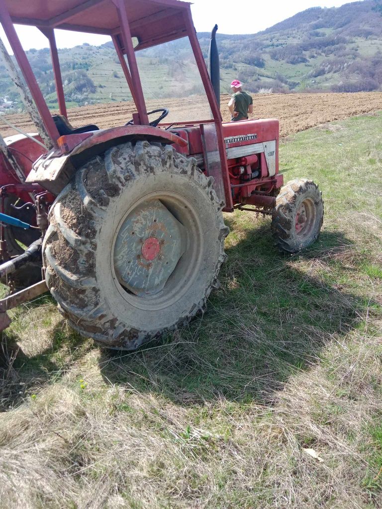 Tractor de vânzare