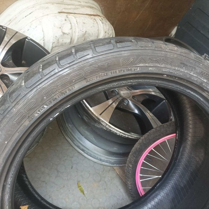 Разпродажба! 2 бр нископрофилни гуми Дънлоп Спорт Макс 225  40 18