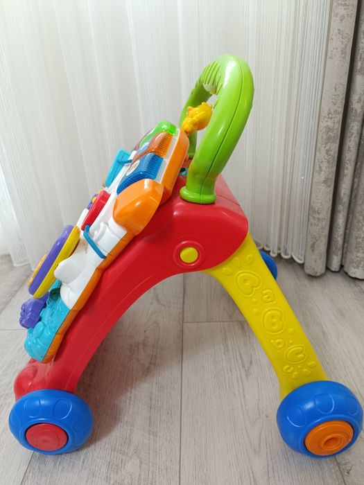 Проходилка VTech първи стъпки червена
Музикална-на английски 
Цена 60л