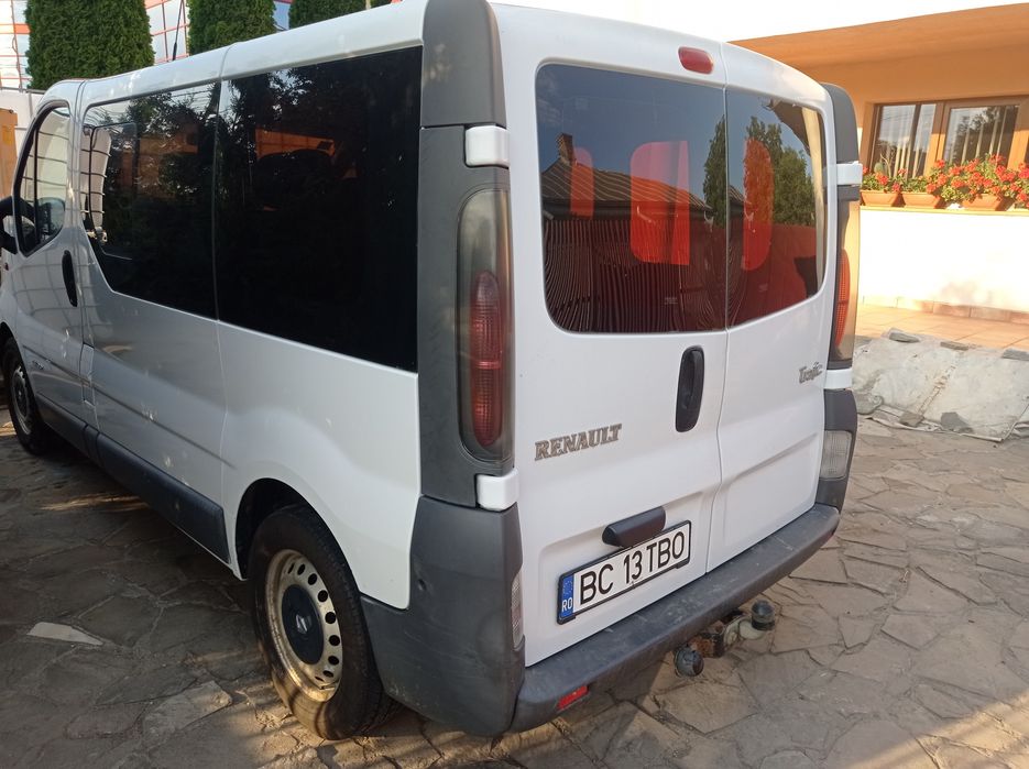 Renault Trafic 9 locuri autoturism