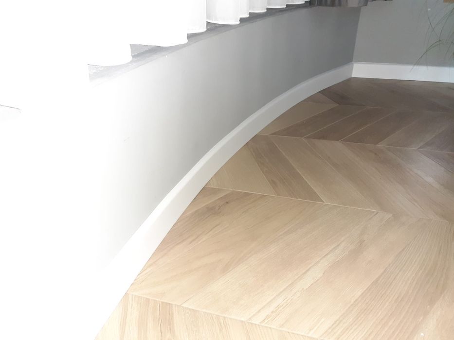 Montaj plintâ lipită Duropolimer Mdf Plastic.