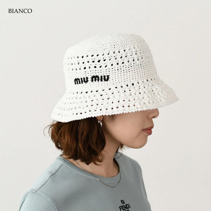 Шапка Miu miu от рафия