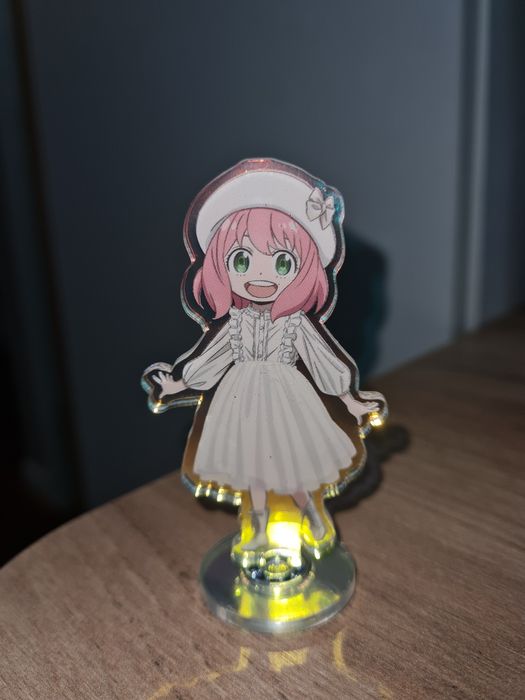 Фигурка, может крутится