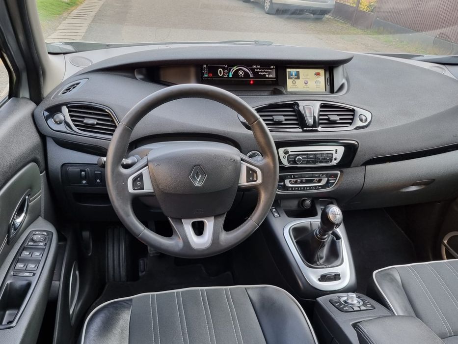 Vând Renault Scenic III Facelift Motor 1.6 DCi an 2012 înmatriculat