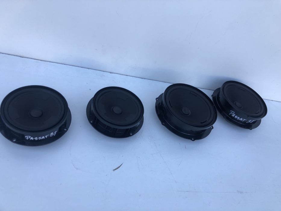 Boxe  st /dr fata / spate Passat B8 2015-2020