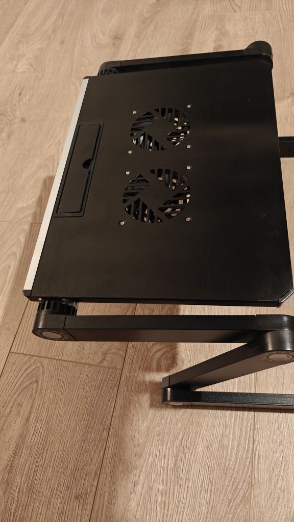 Охлаждаща поставка за лаптоп – алтернатива на standing desk