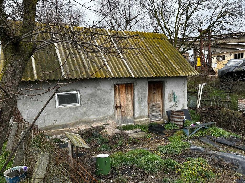 inchiriez casa cu 2 camere in loc Mahmudia 560mp