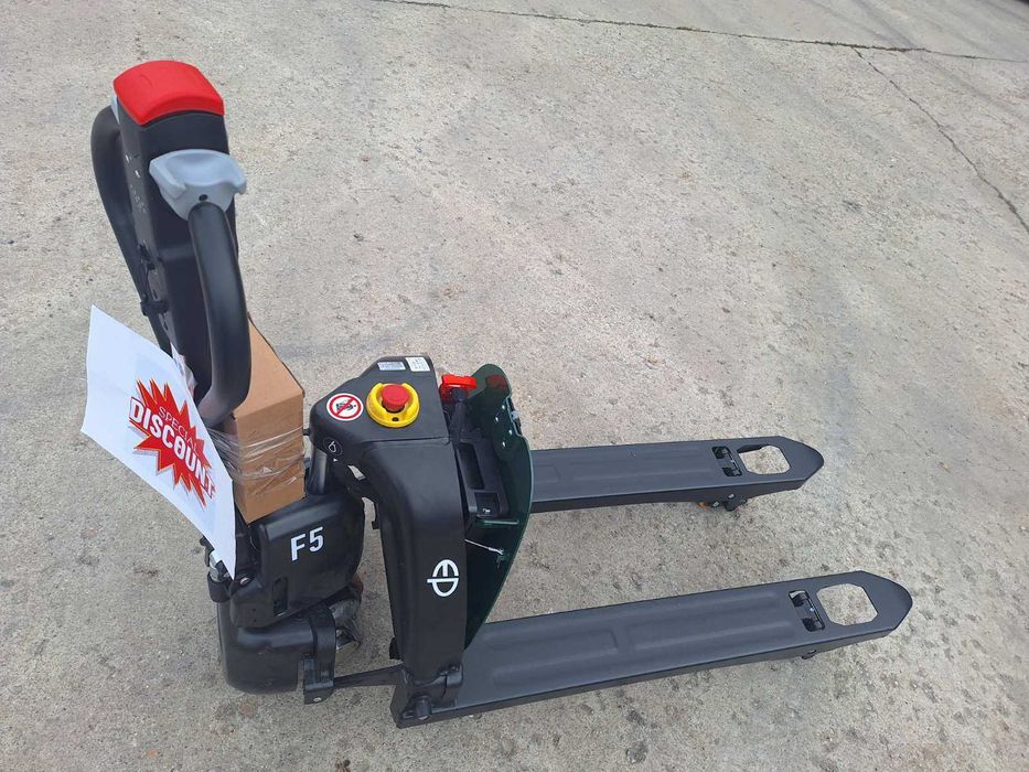 transpalet electric pentru camion si spatii mici de manevra