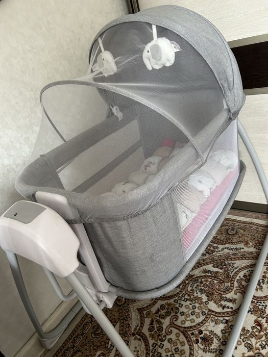Продам кроватку качалку