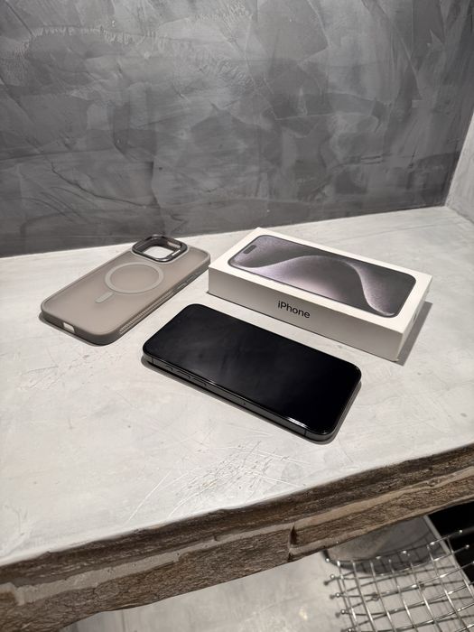 КАТО ЧИСТО НОВ Iphone 15 Pro Max Black Titanium 256 GB