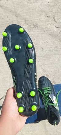 Футболни обувки FILA