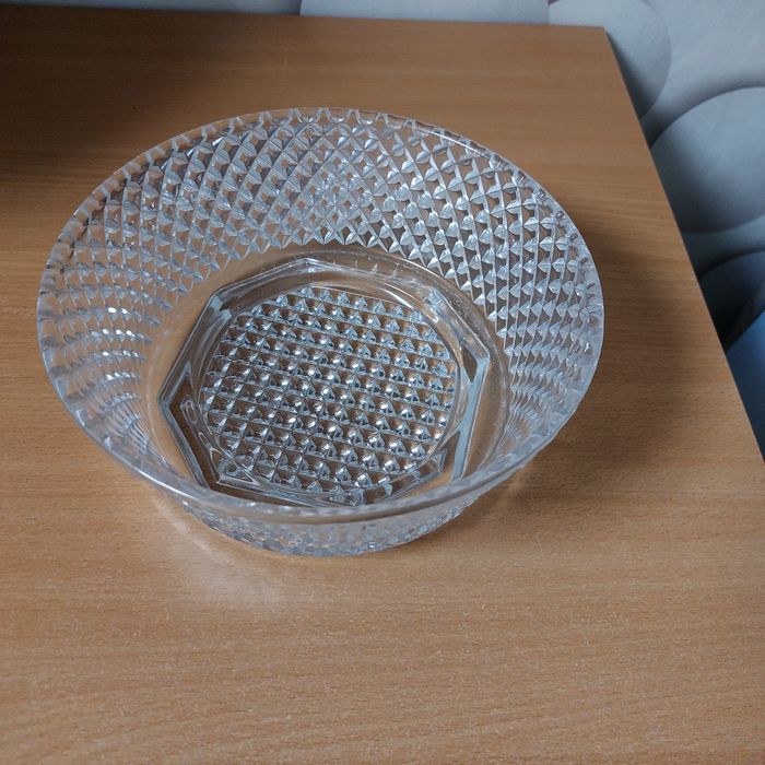 Продам посуду из хрусталя.