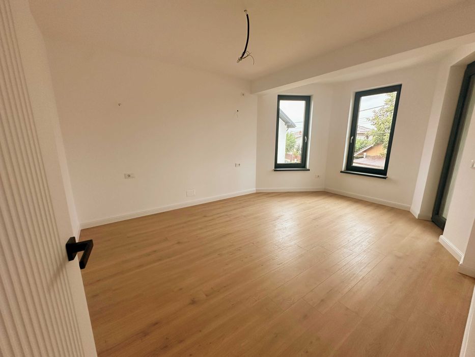 Casa noua caramida Maracineni - Asfalt Canalizare Apa Trifazic Gaze