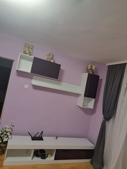 Set living din 4 piese,fara zgarieturi, cu usi din MDF lucios elegant