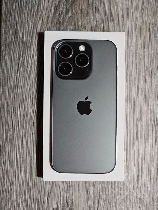 iPhone 15 Pro Max cu acte la cutie