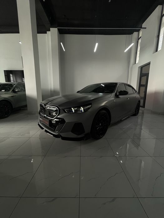 BMW i5 35 L Luxury позиция полний фул