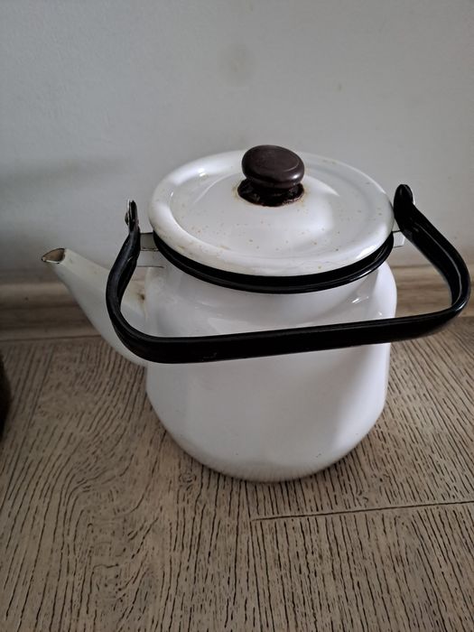 Чайники Продам эмалированные чайники,