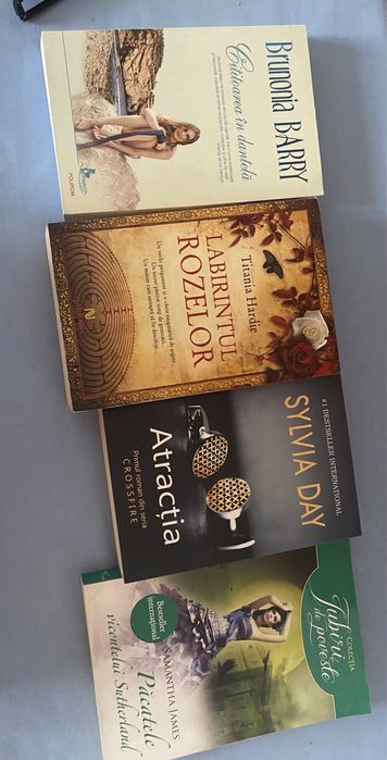Set 4 romane de dragoste ca noi