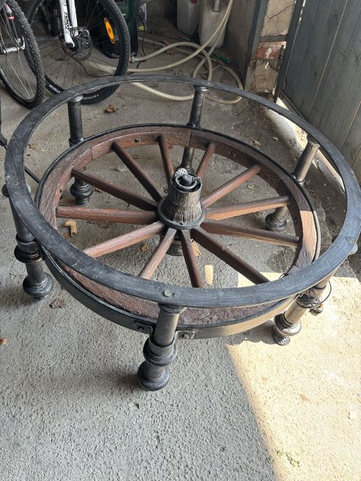 Кръгла маса от ковано желязо