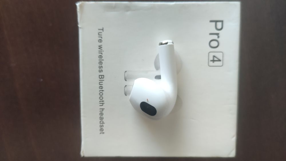 Продавам два комплекта безжични слушалки