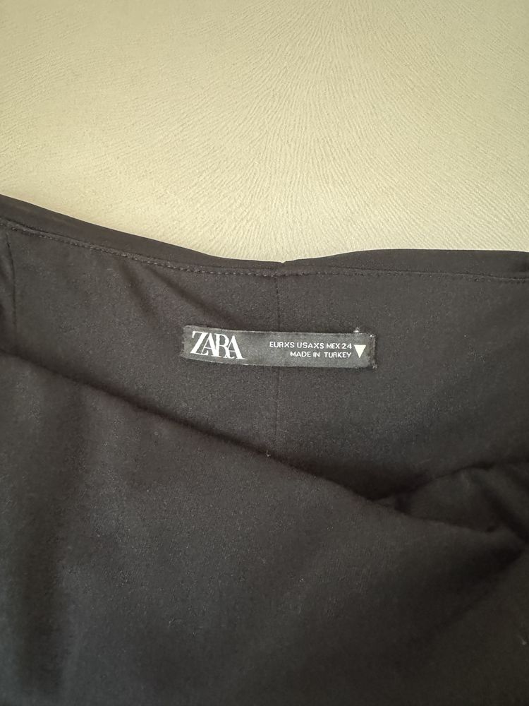 Мини черна рокля Zara