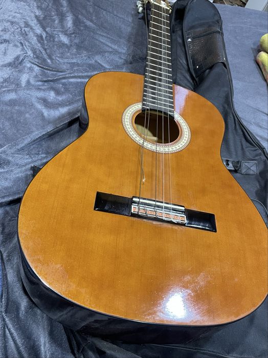 Классическая акустическая гитара Almeria 4/4 + чехол