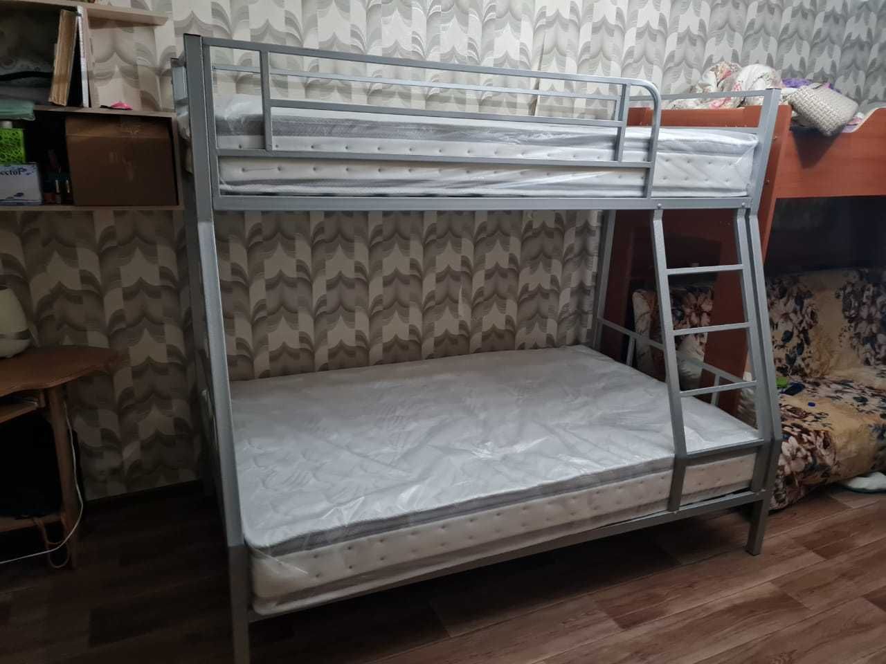 Металлическая двухъярусная кровать для взрослых . Доставка из Алматы.