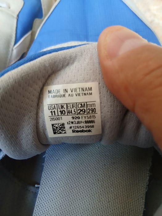 Vând adidas reebok marime 44.5