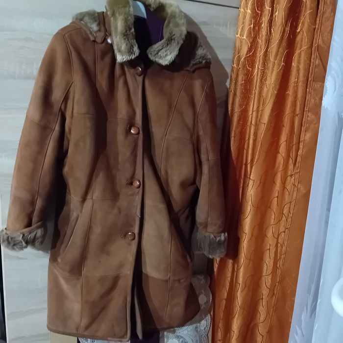 Vând cojoc dama 200 ron