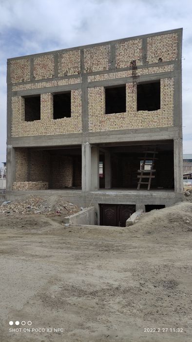 Qurilishi tugalanmagan bino