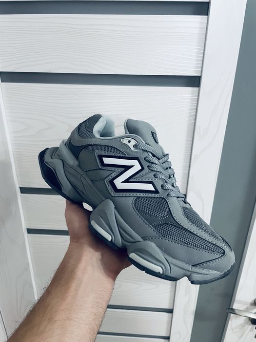 Adidasi New Balance 9060 Gri