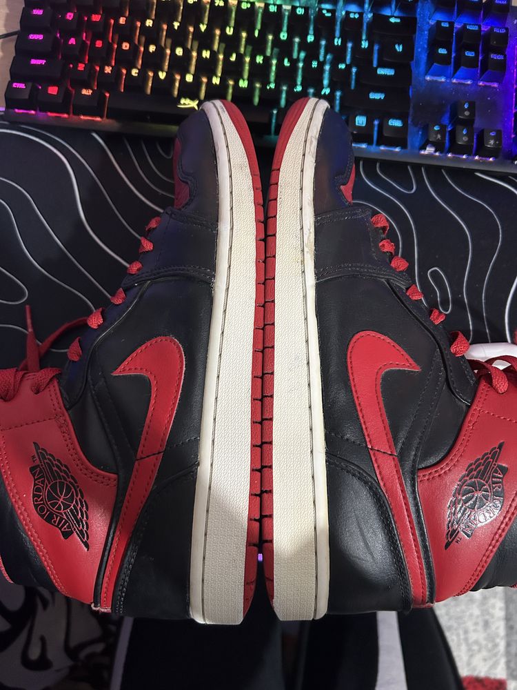 Air jordan 1 mid Black/red usor negociabil
